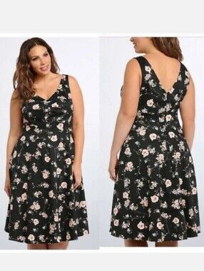 Torrid Size 20 Women’s Black Zip-Up Floral V-Neck A-Line Dress With Lining